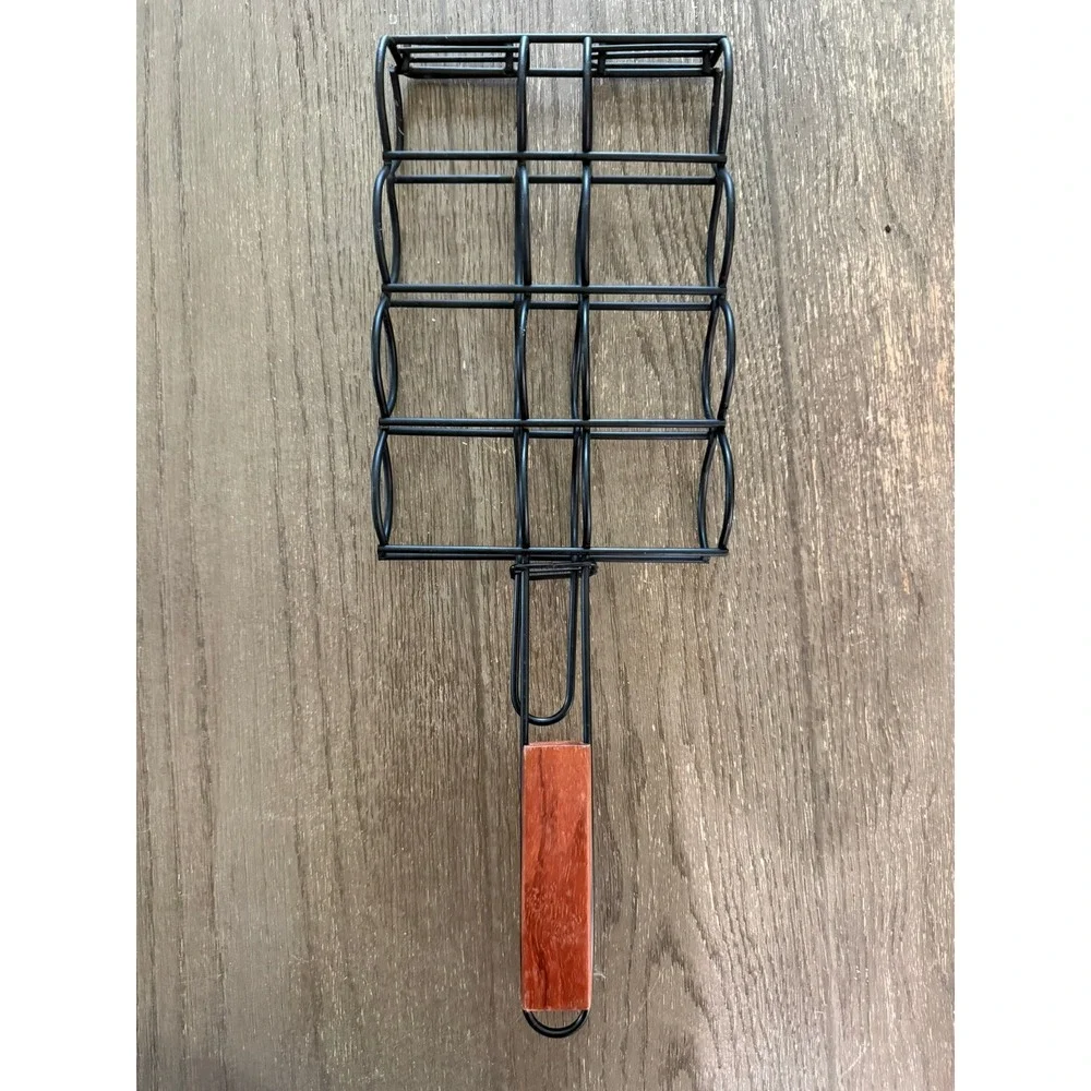 BBQ Grill Bundle Sur La Table Chicken Leg Wing Rack Corn Cob Basket Roast Forks
